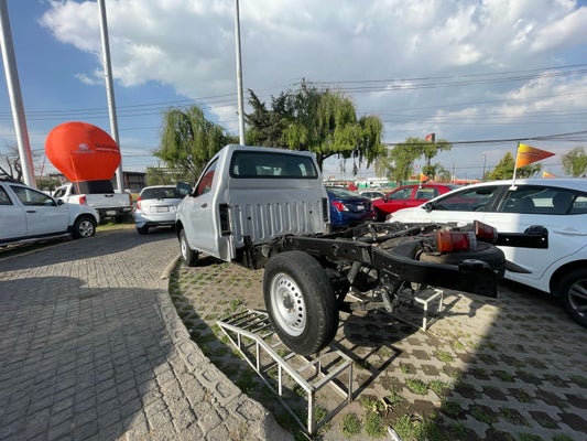 2018 Nissan NP300 2.5 Chasis Cabina Dh Aa Pack Seg Mt in Metepec, México, México - Nissan Tollocan Metepec